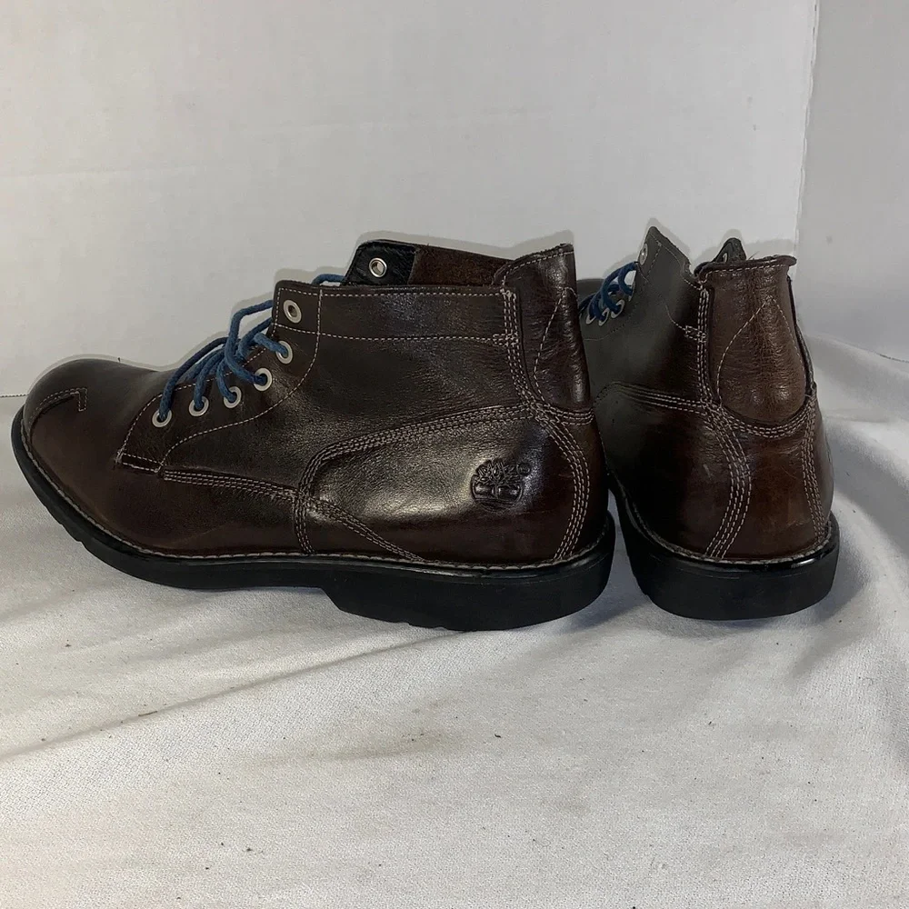 Timberland Brown Leather Chukka Boots with Blue Laces